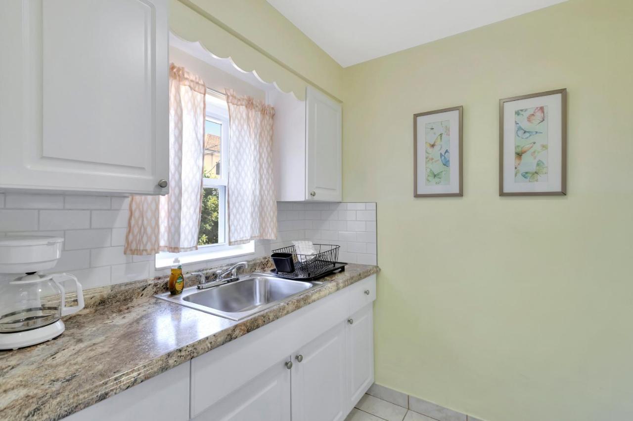 Seahorse Guesthouse Помпано Бийч Екстериор снимка