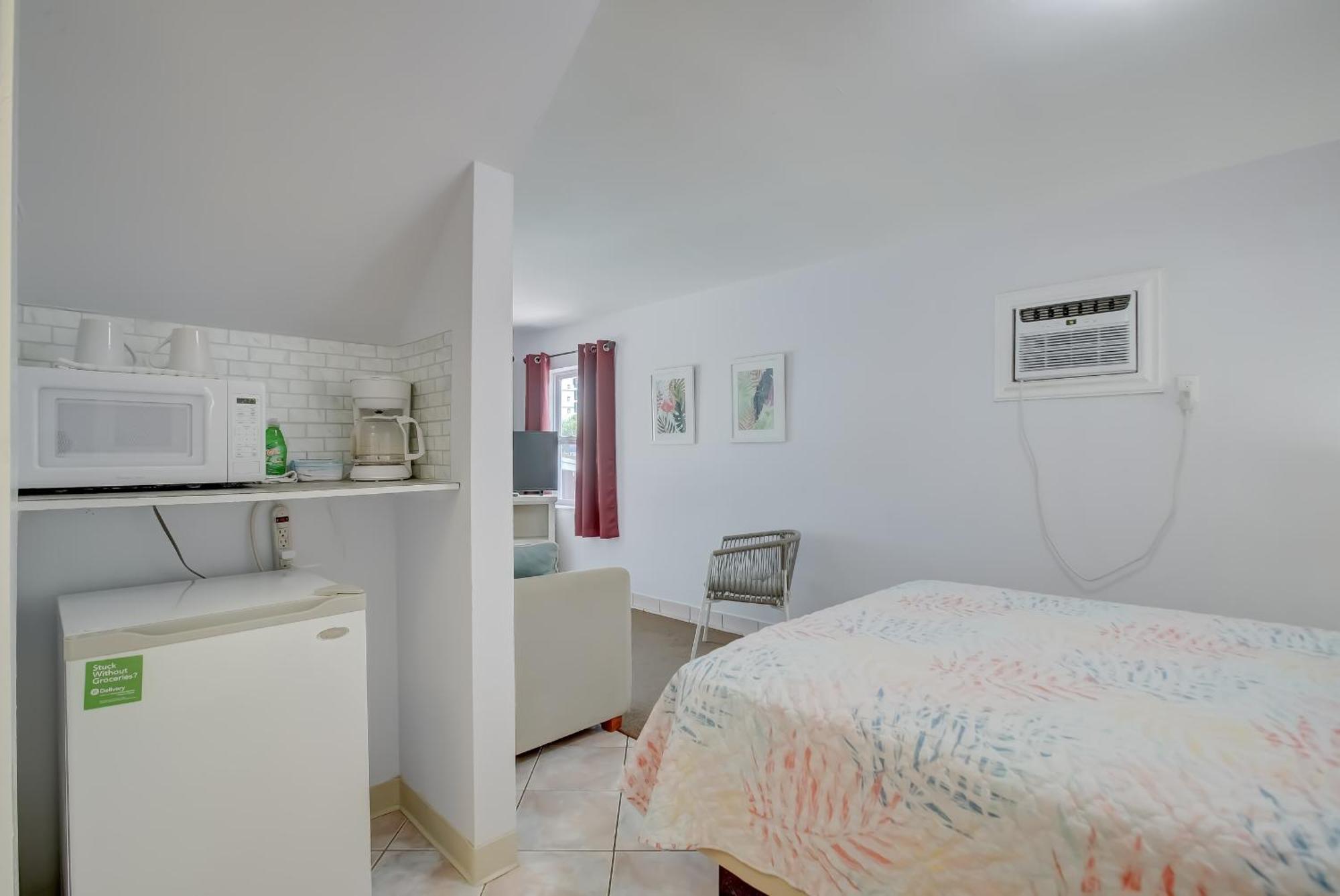 Seahorse Guesthouse Помпано Бийч Екстериор снимка